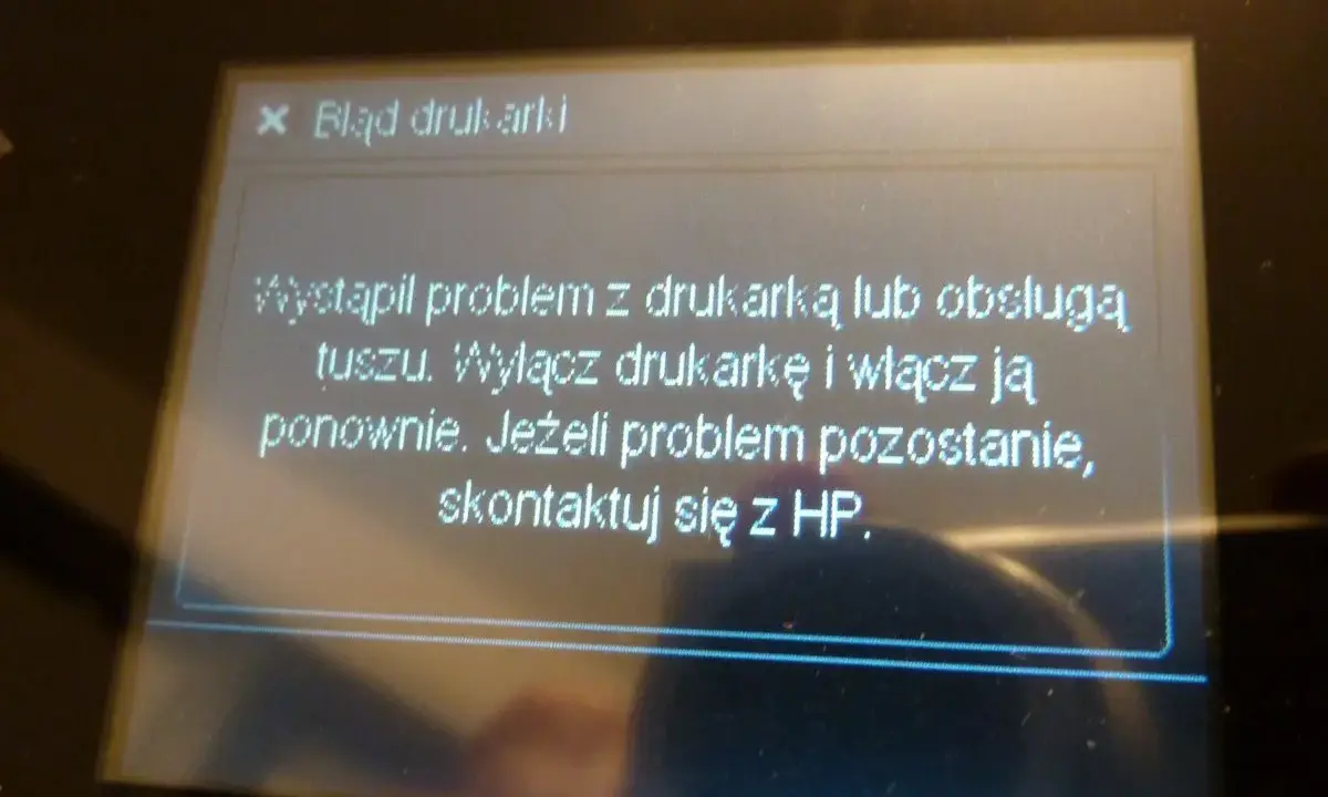 Komunikat o błędzie drukarki HP: problem z tuszem. Wyłącz i włącz urządzenie. Jeśli problem nie ustąpi, skontaktuj się z HP.