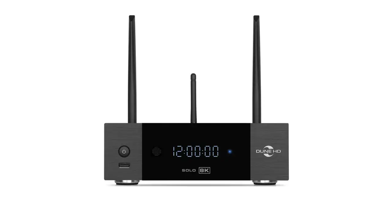 Nowoczesny cinema player Dune HD Solo 8K z trzema antenami i wyświetlaczem czasu.