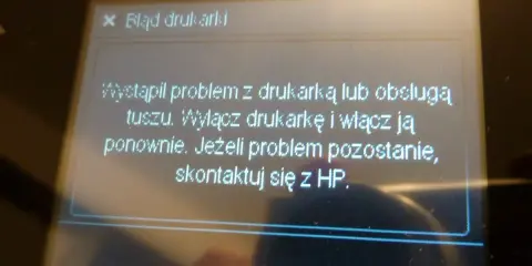 Komunikat o błędzie drukarki HP: problem z tuszem. Wyłącz i włącz urządzenie. Jeśli problem nie ustąpi, skontaktuj się z HP.